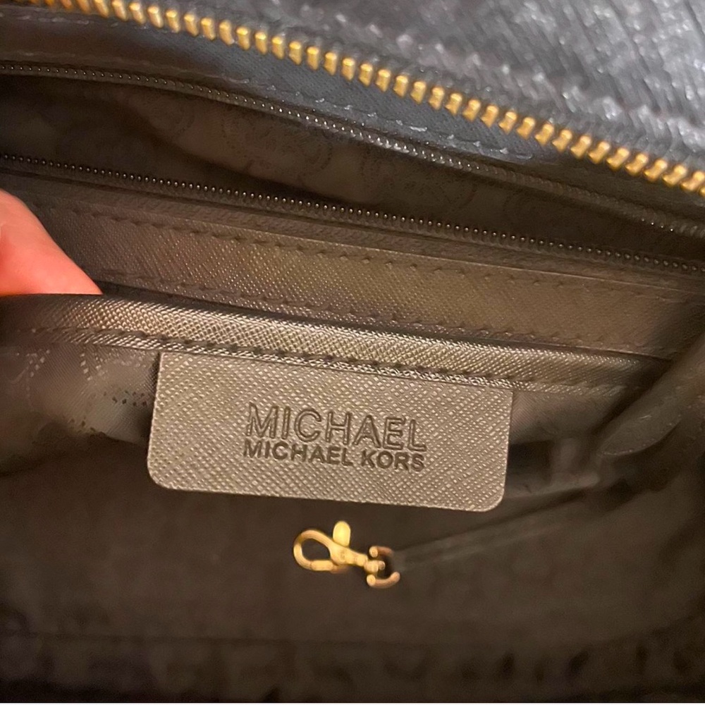 Michael kors black handbags - Picture 10 of 10